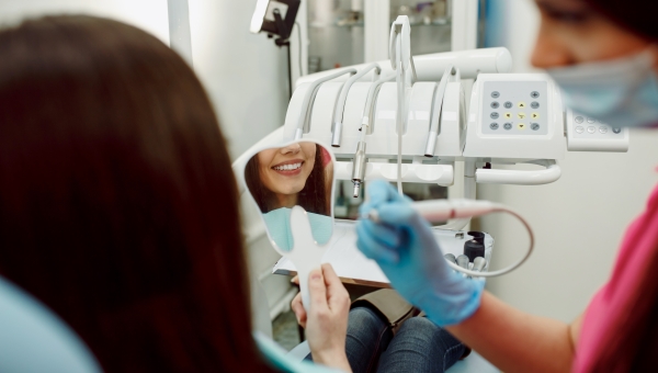 Teknologi Terbaru Scaling Gigi: Solusi Optimal untuk Kebersihan Mulut